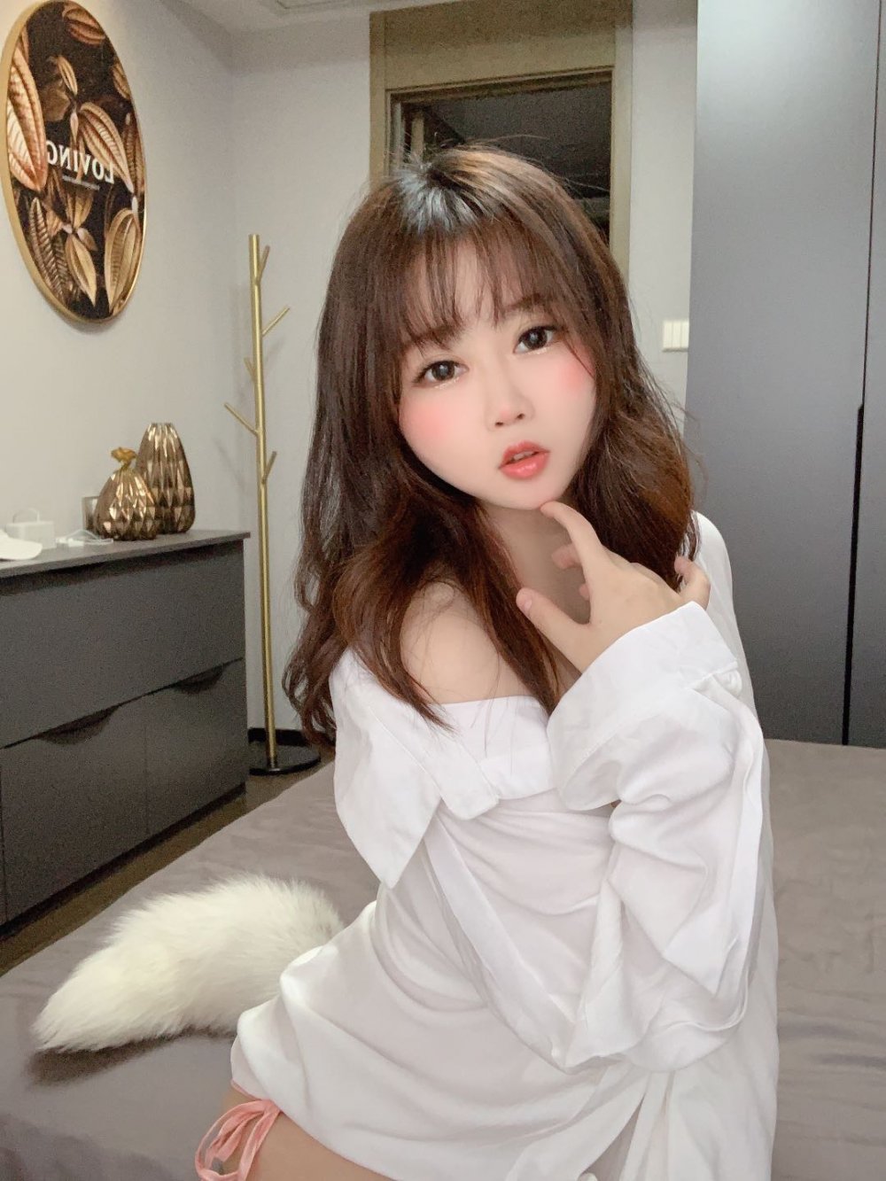 狐狸尾巴 [24P]