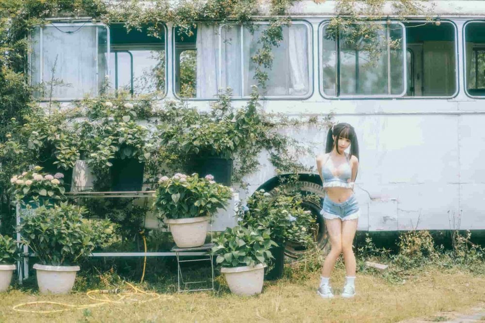 老舊房車裡的一抹春光&nbsp; [129P]