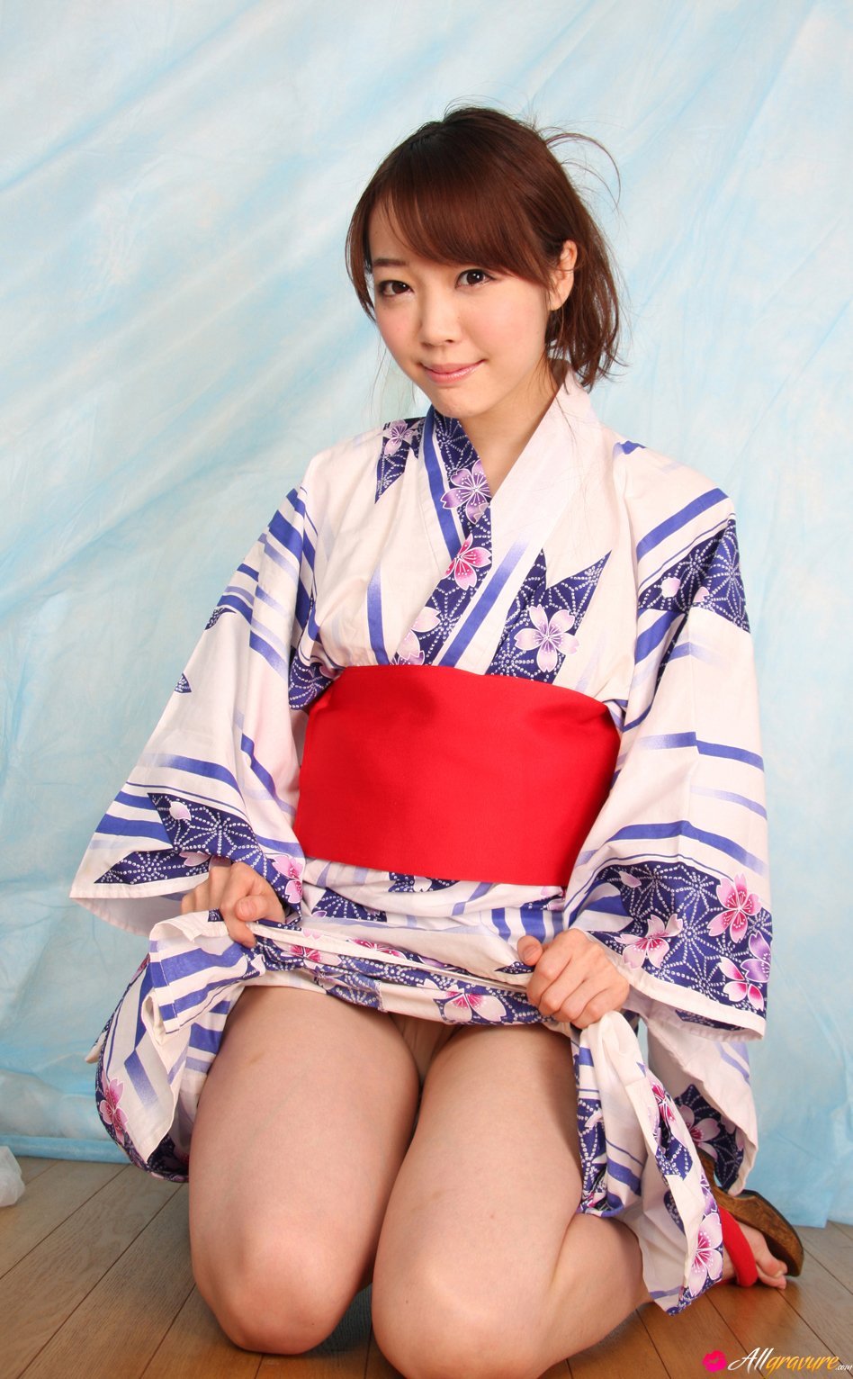 身穿和服的愛良美花[20P]
