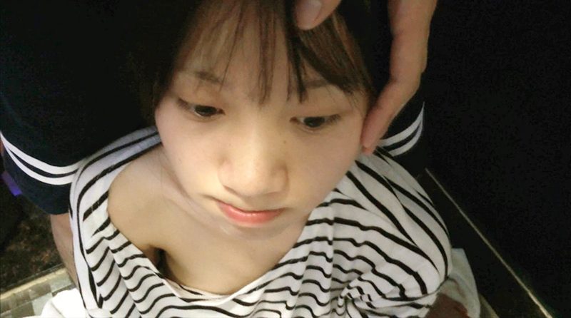 小哥的清純長腿小女友，喝多了在衛生間說胡話還不斷拍打自己的大腿，醉酒暈頭轉向的，被拉到床上後入美臀