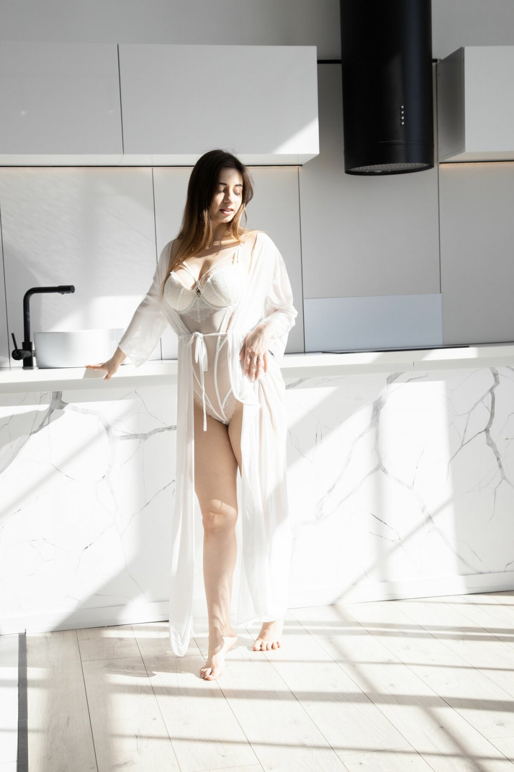 巨大的天然的乳房與粉紅色的乳頭[20P]