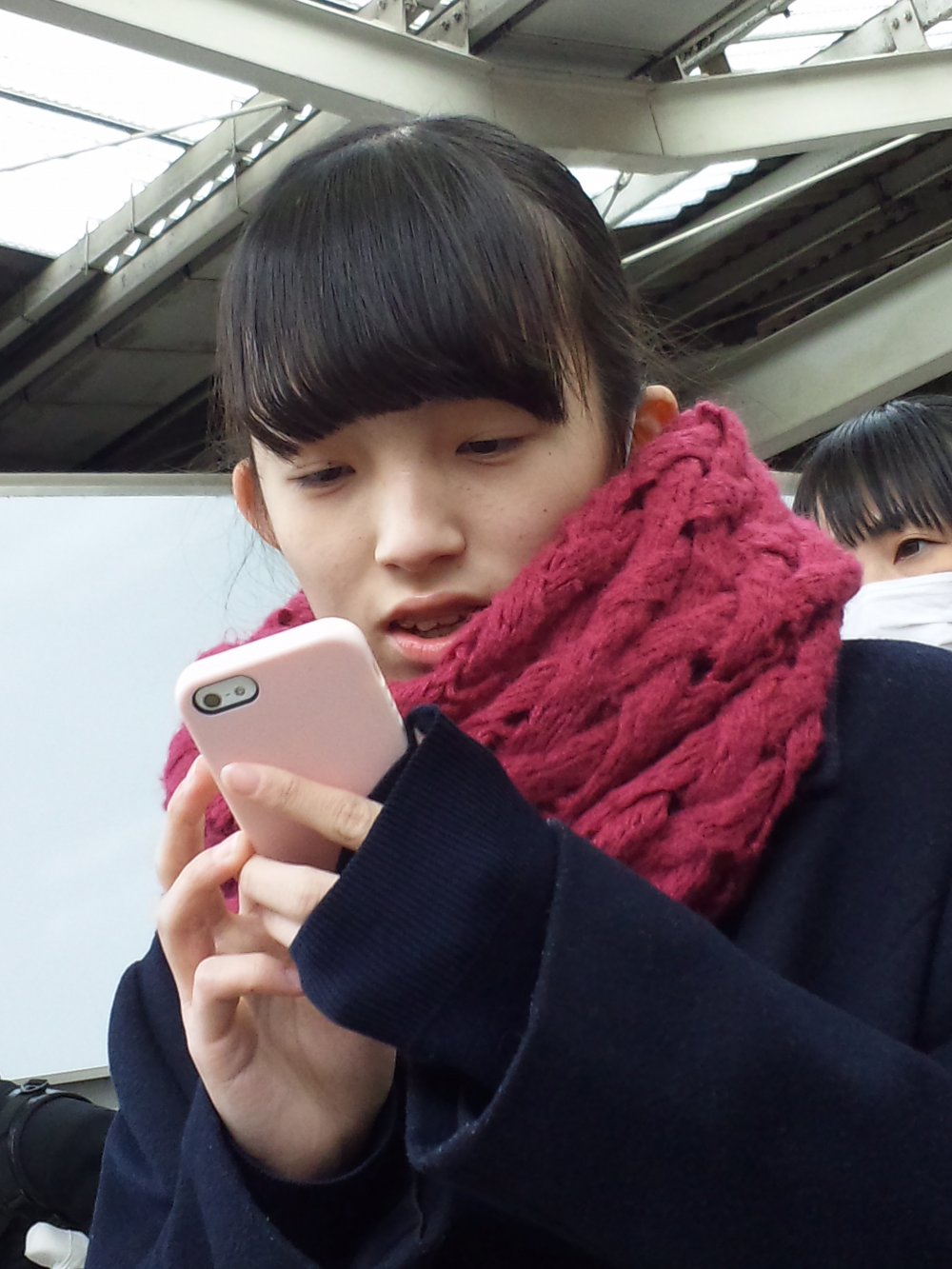 天然でカワユ☆制服のJ系を追跡！ エロ腳とパンツ大量寫真集