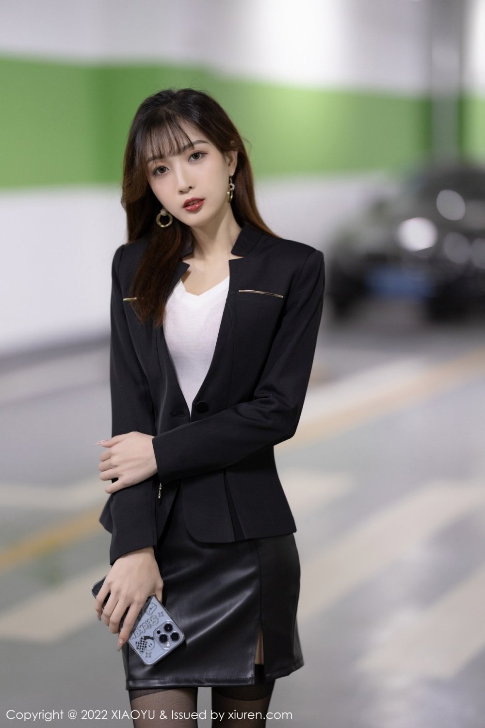 【XIAOYU語畫界穿黑絲的行政OL[20P]