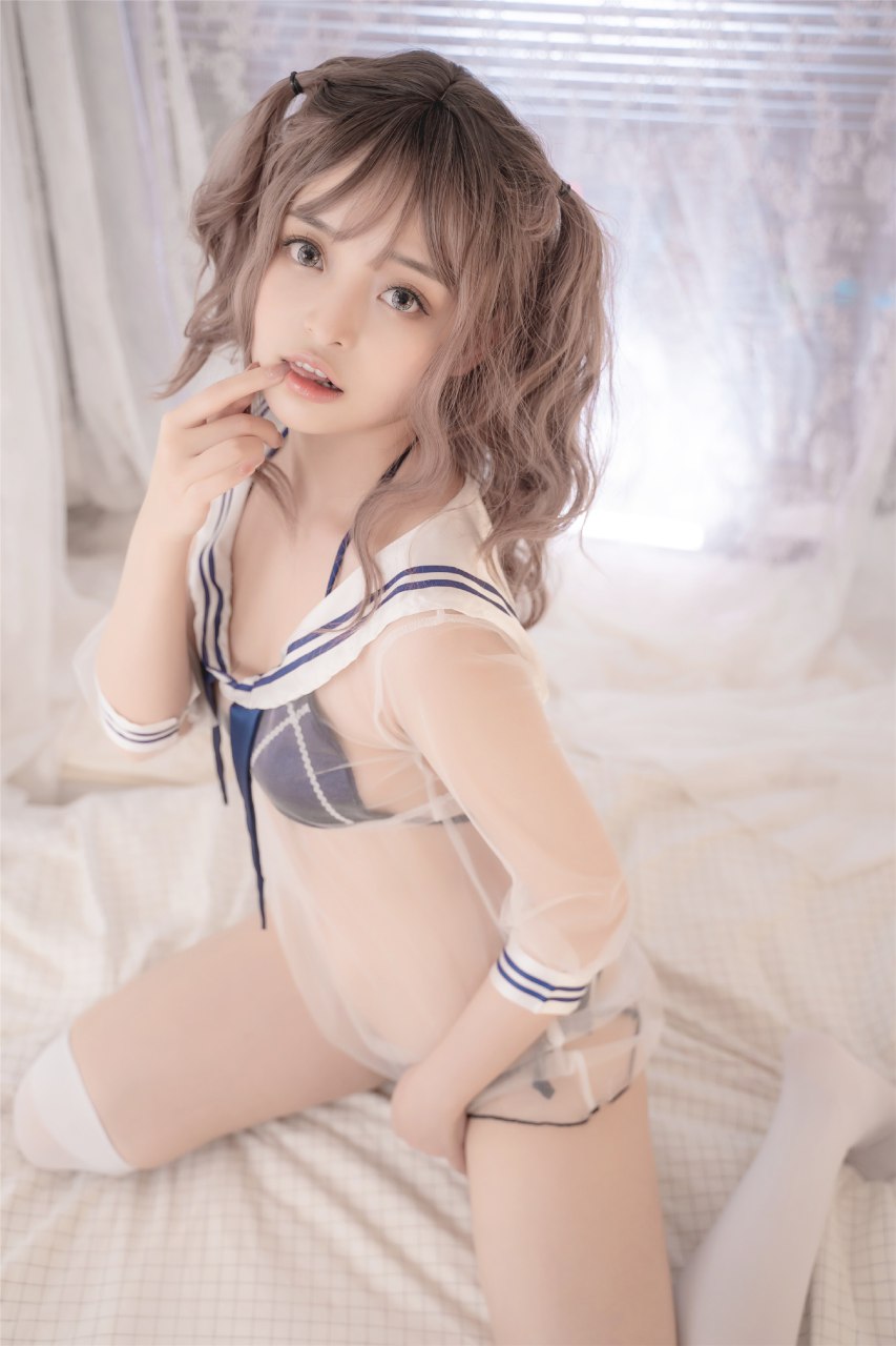 透明水手裝女孩[29P]