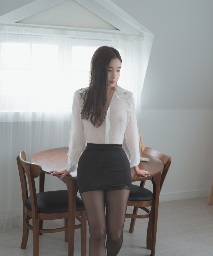 黑絲美女的誘惑[26P]