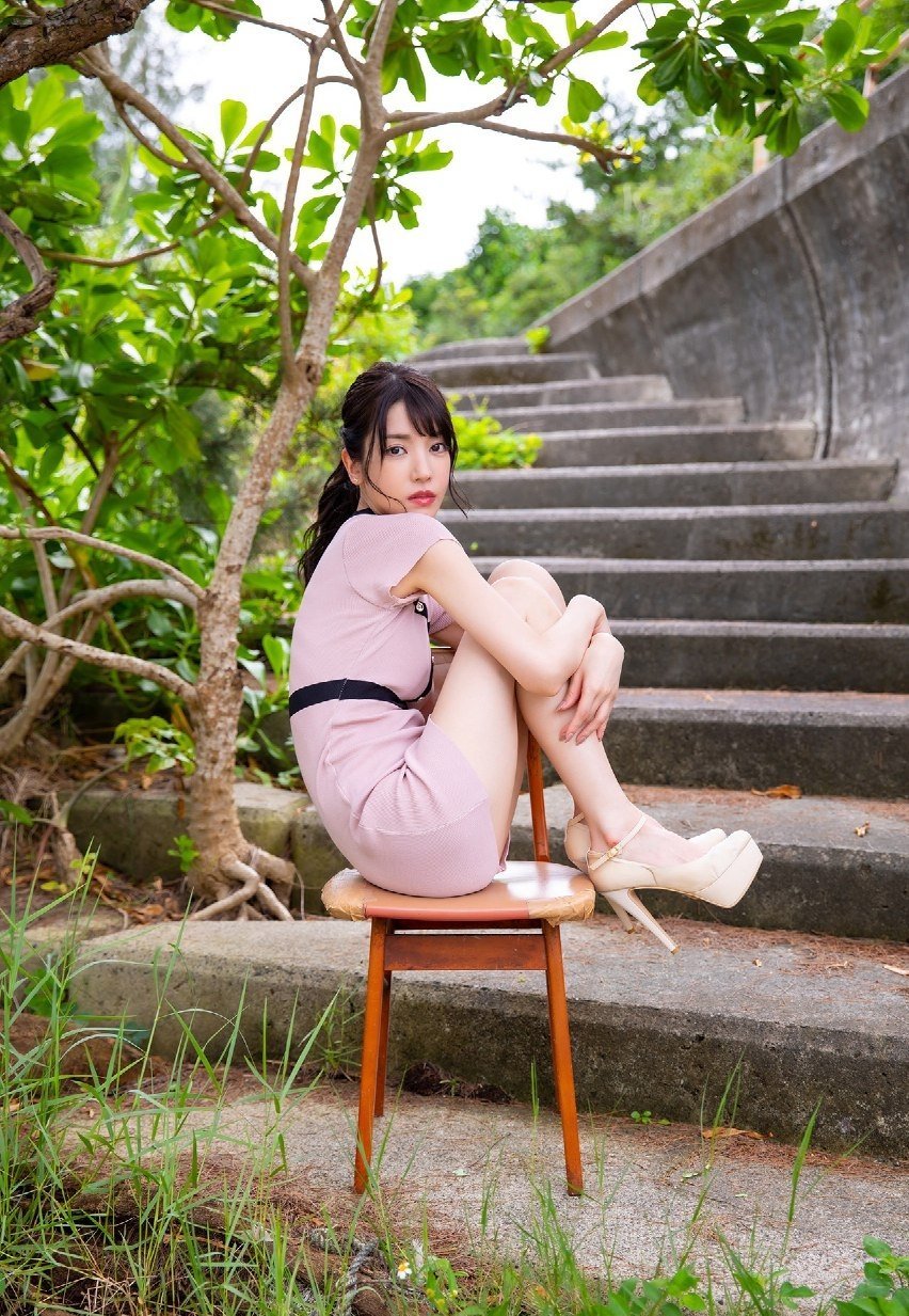 淡紫色裙子的女孩[22P]