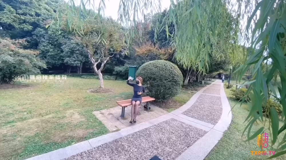 ✿絕頂女神✿ 女王范大長腿黑絲騷貨禦姐▌美杜莎 ▌戶外公園露出自慰乾炮 吊帶黑絲開房被肏到失禁 極度上頭[MP4/1.54GB] 【影片大小】：1.54G