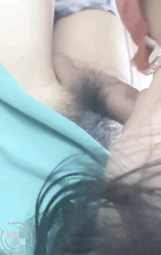 真實兄妹亂倫紀實後續！ 無敵粉嫩的蘿莉妹妹 讓哥哥帶去醫院打針，回家路上忍不住開鐘點房打炮，進入一刹那 妹妹尖叫喊疼[MP4/246MB]