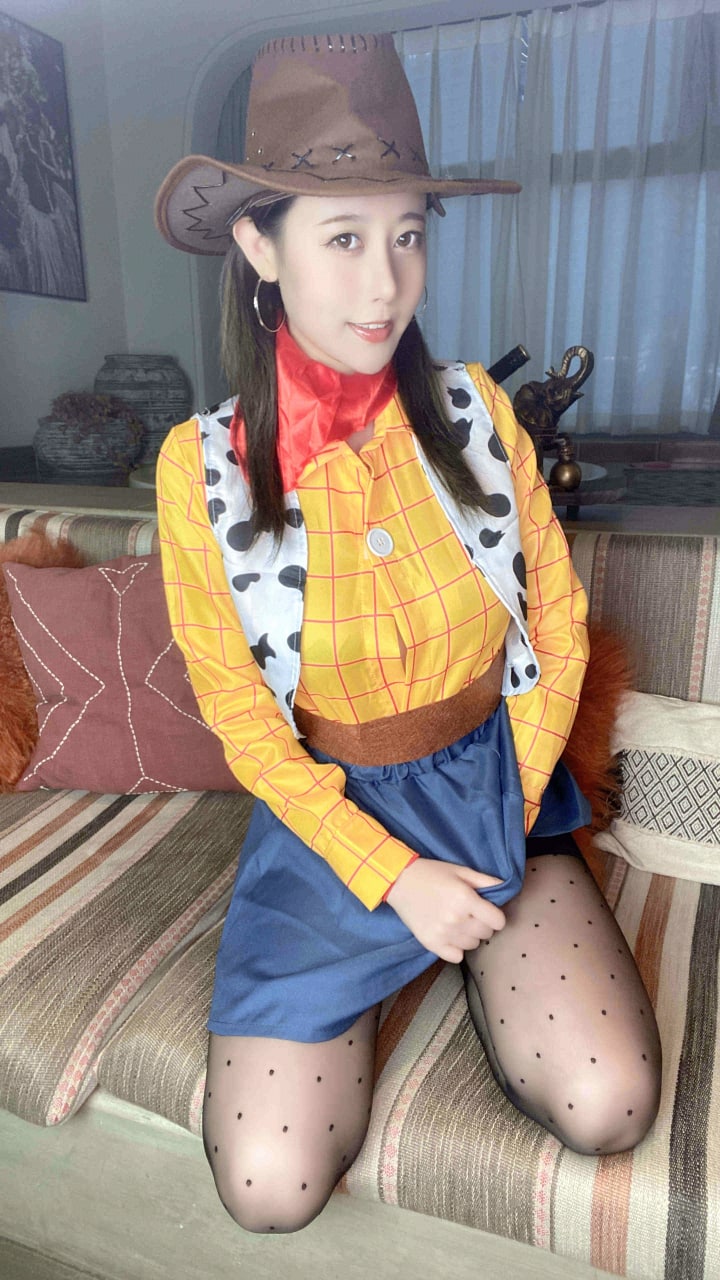 女牛仔放蕩的不得了[40P]
