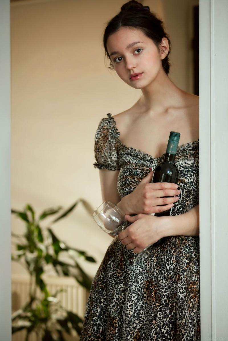 Happy Hour[28P]