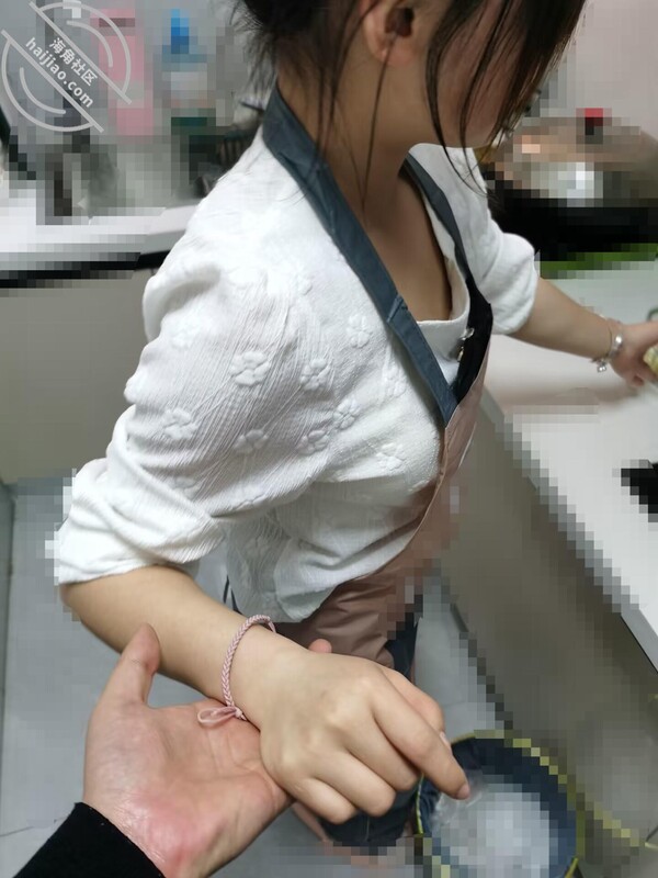 ✿最強❤️亂倫鬼父✿極品蘿莉女兒亂倫生活 超誘人飽滿隆起白虎稚嫩小穴 大屌火力抽射 爸爸不要~超頂[MP4/732MB]