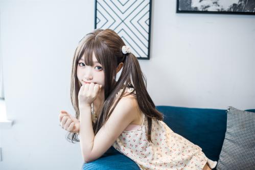 [COSPLAY] 神沢永莉 黄色吊带睡衣兔兔