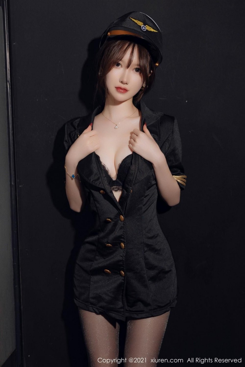 美桃醬黑色空軍制服主題超薄黑絲褲襪秀翹臀美腿絕美寫真[60P]