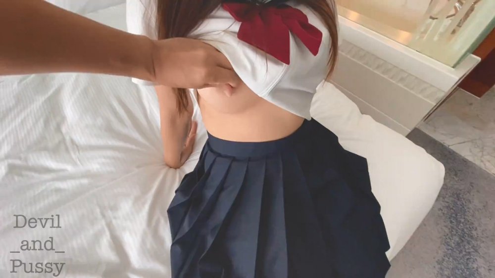 ❤️ 如花似玉❤️剛放暑假的日語系校花級小妹妹 偷偷瞞著父母去見壞叔叔 這麼緊致的逼逼爸爸們喜歡嗎？ 會不會感覺很舒服很爽[MP4/807MB]