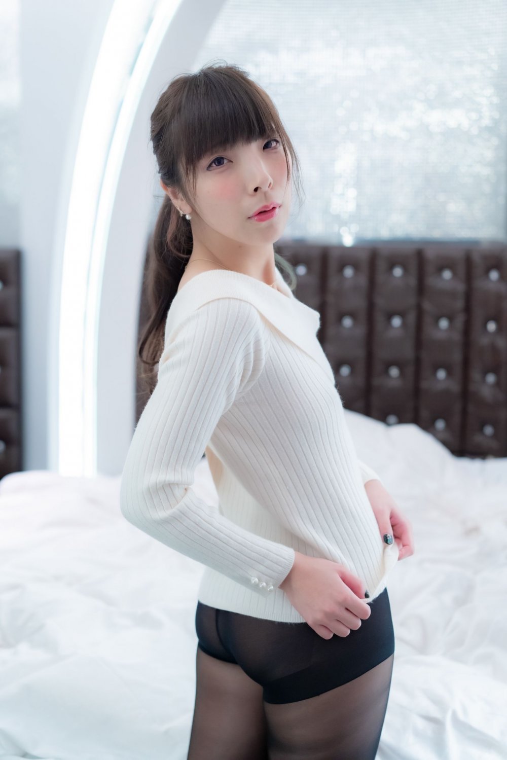 黑絲白嫩平乳少婦[40P]