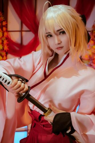 [Cosplay] Potato Godzilla – Okita Souji Sakura Saber
