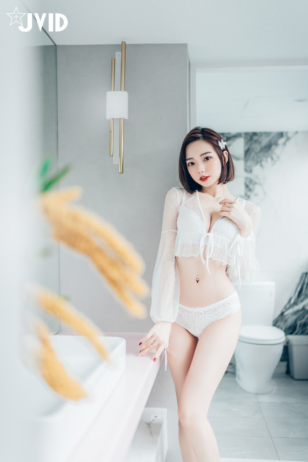 純白妹子非常誘人[39P]