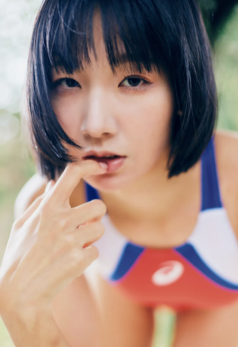 FRIDAY 大塚びる 競泳水着ヘアヌード