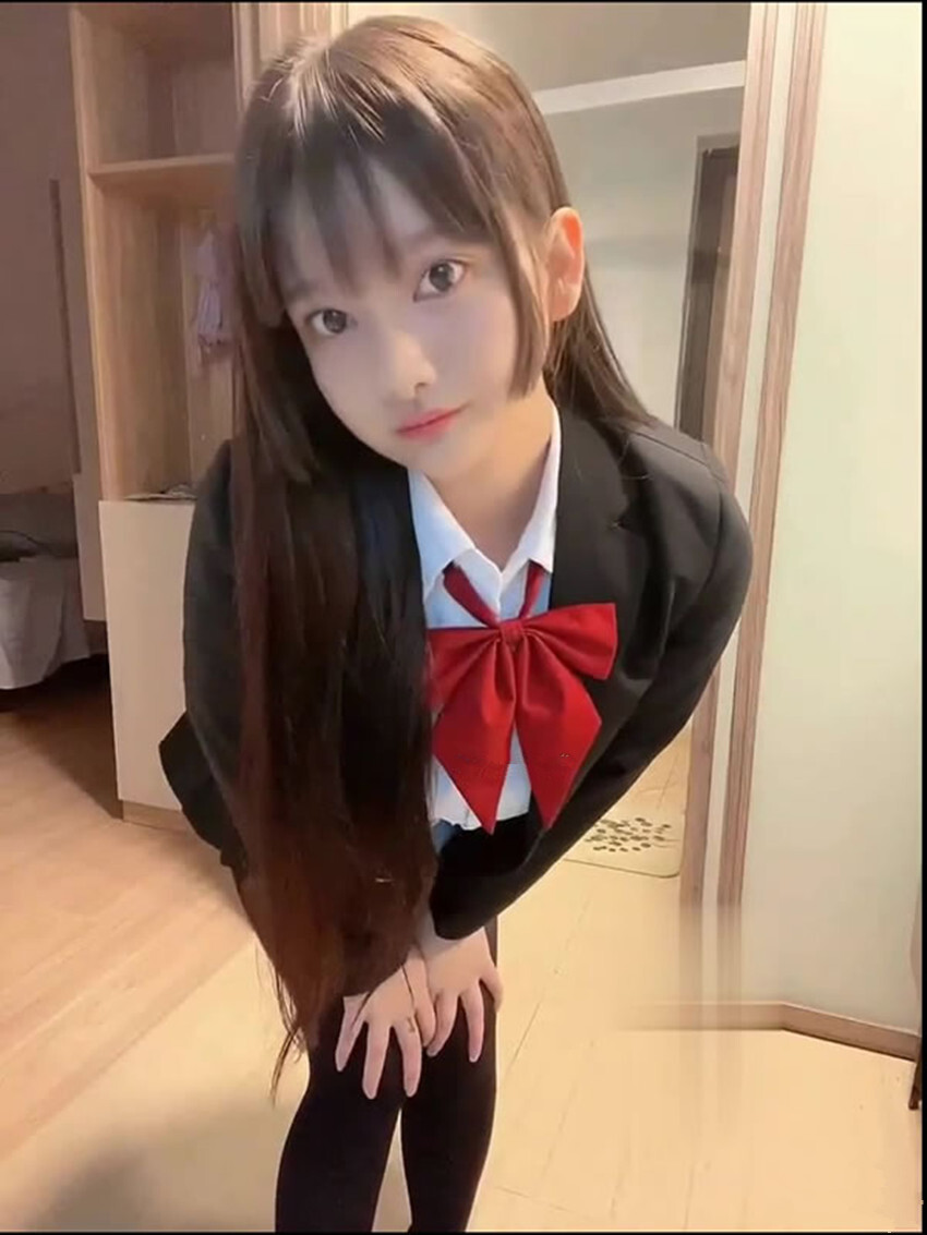 巨乳嫩模小尤奈制服少女[27P]