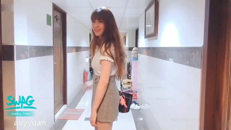 臺灣 高顏值大奶子性感美女色誘房主 各種體位啪啪啪還說用力全部射給我