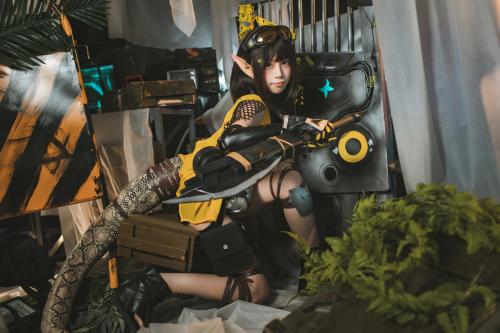 [Cosplay] 三無人型 森蚺精一