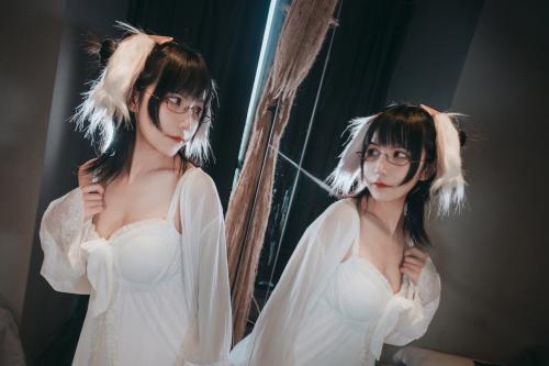 [Cosplay] SU 逐月 – Pajama Rabbit 睡衣兔子