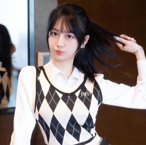 [Cosplay] 谢小蒽(幼幼) – 电动玩具 [139P-1.51G]