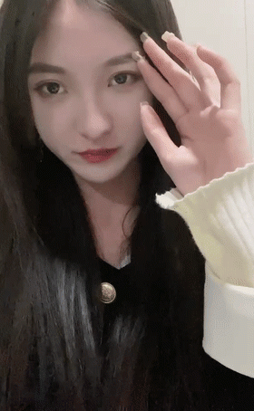 【某某門事件】西南大學校花穆詩蔓自拍洩密，顏值超高，極品美乳