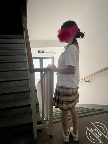 【極品❤️亂倫通奸】 超頂清純JK白絲妹妹《妹妹同居生活》在學校內做愛 樓梯間赤裸淫交 太刺激了