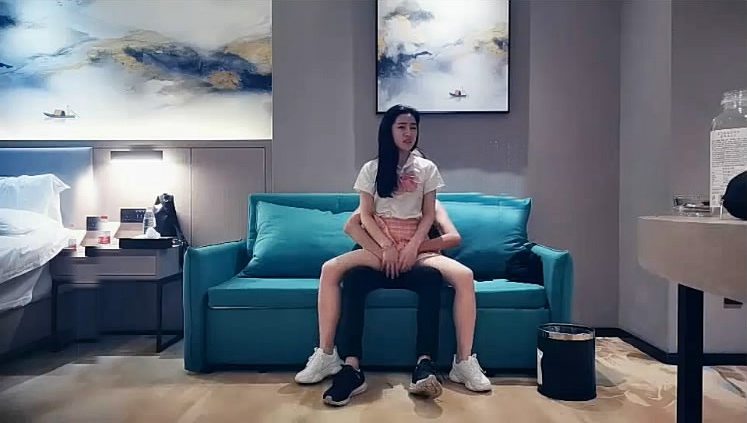 直播約啪頂級顏值校花美眉 一嬈一笑皆是風景