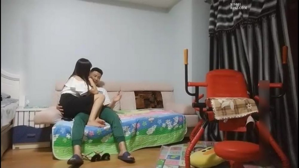約啪成熟氣質小姐姐 黑絲白衣包臀黑裙 真性感絲滑銷魂情欲沸騰，雞巴硬邦邦翹著美臀坐上去騎乘進出