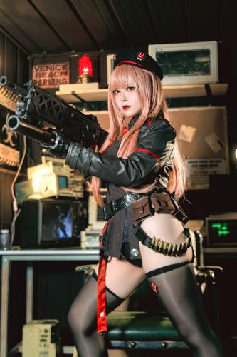 [Cosplay] 半半子 NIKKE 拉毗