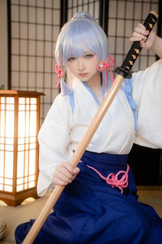 [Cosplay] 樱梨梨 绫华剑道服