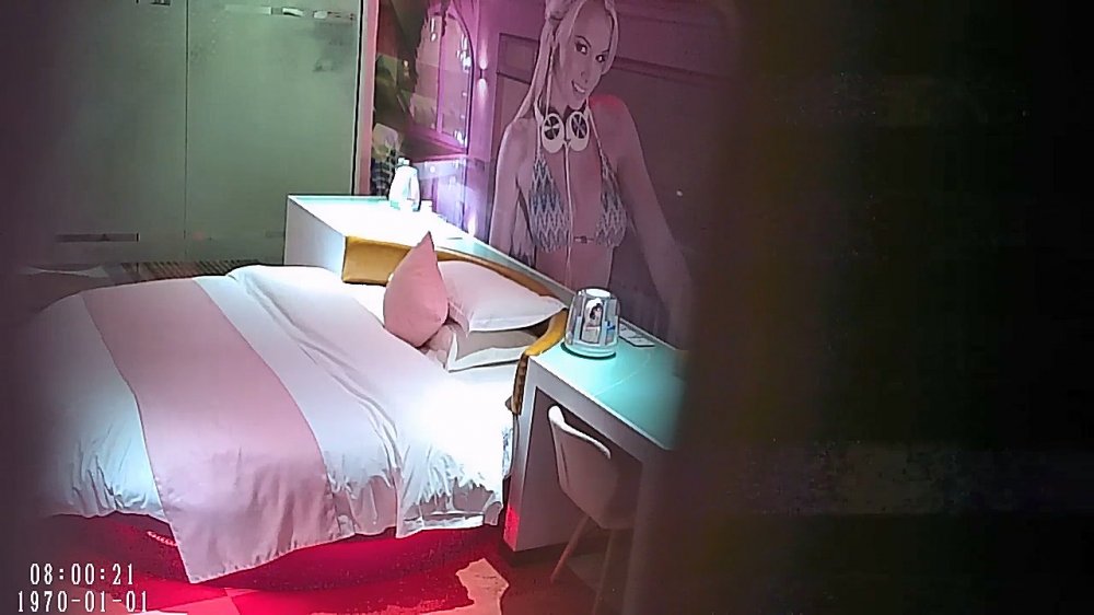 ❣️❣️ 稀缺主題房精選補漏！ 鐘點房欣賞三對男女激情造愛，對比一下禿頭大叔勝利，肏小嫩妹2回換上情趣內衣戴著拉珠肛塞乾