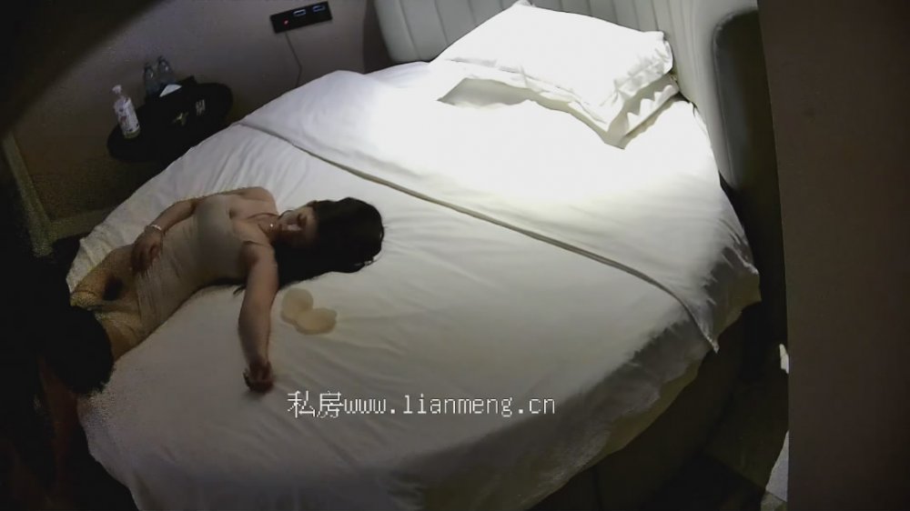 安防酒店偷拍精品✅猥瑣肥豬佬領導潛規則年輕性感女下屬（後續）操了兩次每次操的都很暴力像瘋狗一樣