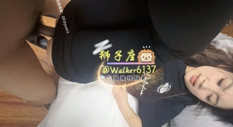 人氣泡良大神，【獅子座】，探探勾搭的高顏值甜妹，屁眼好好看，完美露臉，一插全是淫水