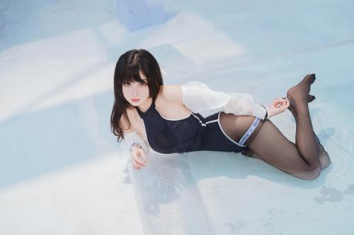 [Cosplay] rioko 凉凉子 – Rooftop swimming competition 天台竞泳