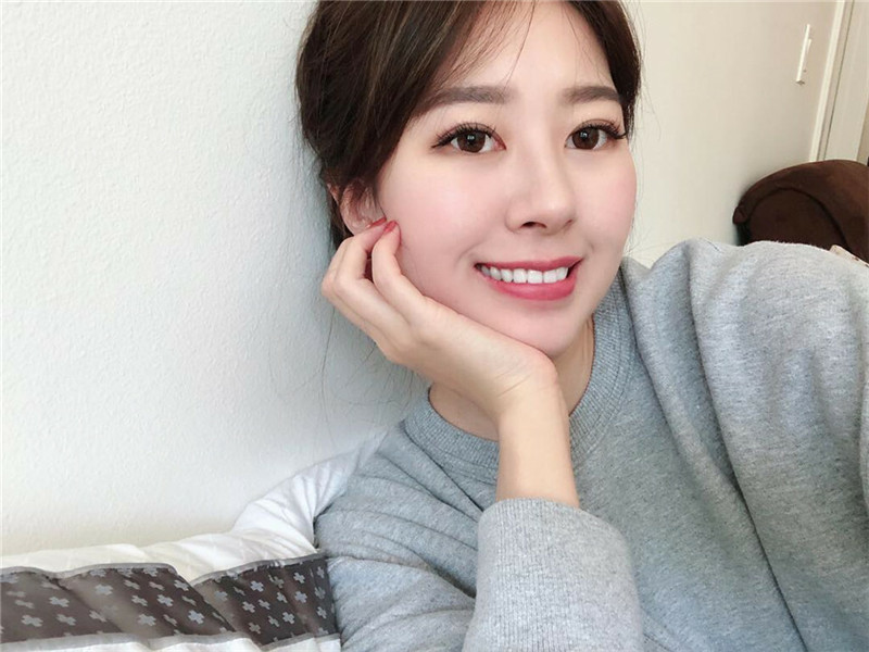 《臺灣情侶洩密》大二美女和男友之間的私密❤️拔B毛、啪啪啪被友人曝光