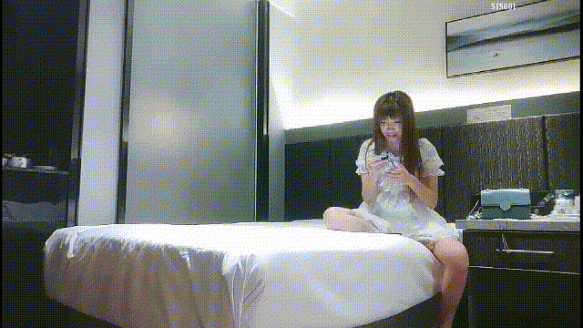 極品白色紗裙小少婦約到酒店，這小翹臀抽操碰撞真是爽啊