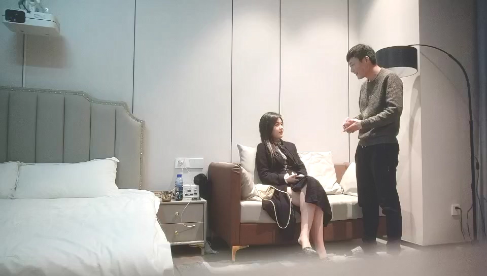 4-9哥是個傳說探花第二場3000約啪微胖大密高個子週邊，床上賤