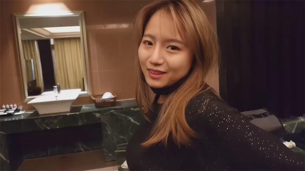 和良家美少婦約炮全程記錄雙乳Q彈身材標緻叫聲淫賤表情銷魂真是個極品炮友