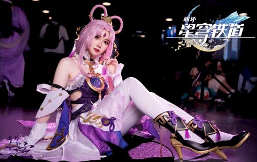 [Cosplay] MMMenmentan 焖焖碳 – Fu Xuan 符玄 场照