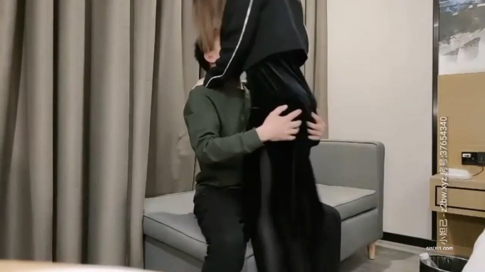 黑絲大奶美女好會挑逗 身材苗條小翹臀 粉嫩蝴蝶穴 小哥哥一字馬舔逼操逼