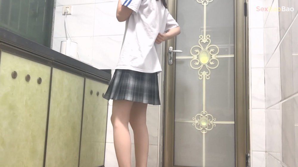 極品反差女高嫩妹【Sexbaobao】✅極品白幼瘦小m，白嫩玉足，被猥瑣男無套抽插，白漿超多 上[MP4/1.19G]