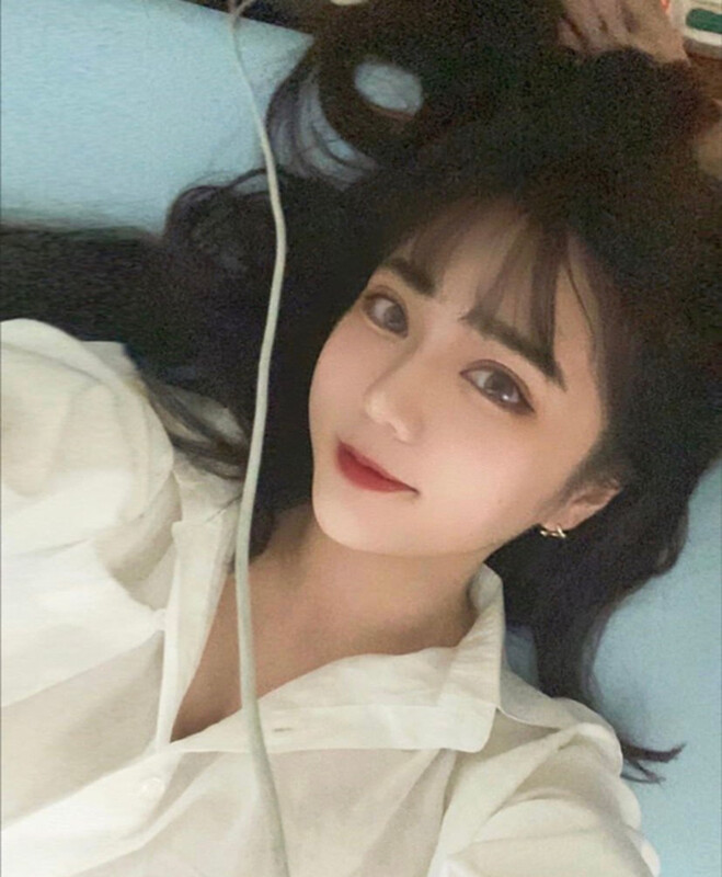 極品反差婊❤️清純顏值卻是大騷貨被金主爸爸的大屌無情猛艹被艹出了白色的汁液實在是太刺激了