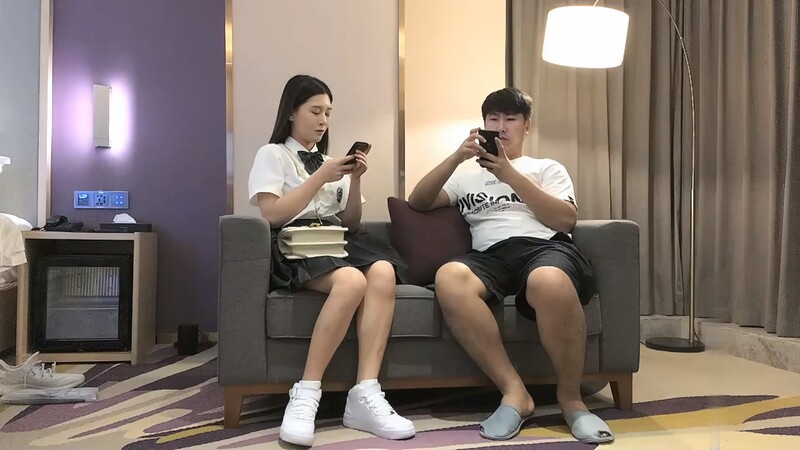 極品清純乖乖女 嬌羞軟萌惹人愛 挑選幾個觀眾終於同意留下[MP4/1150MB]