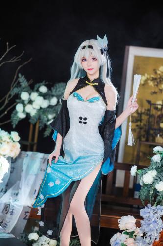 [Cosplay] Tomoyo酱 – 星穹铁道 流萤旗袍