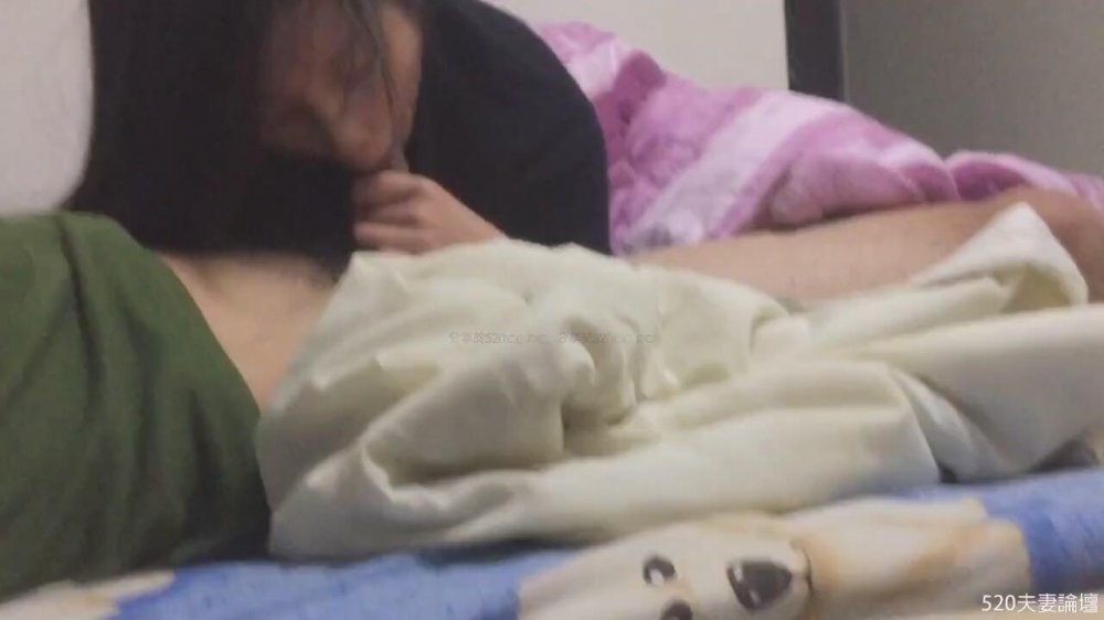真實記錄，大學生情侶從大學畢業到工作在出租屋啪啪日常記錄