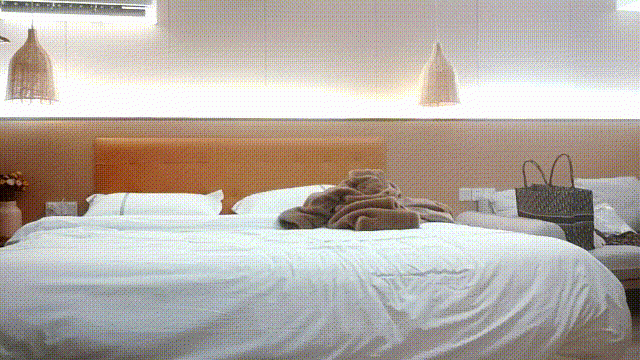 高清精品-【用利頂你】難得極品週邊美女，168CM自帶豹紋短裙，性感熱舞好騷，美腿扛起爆草，操的大奶直晃動