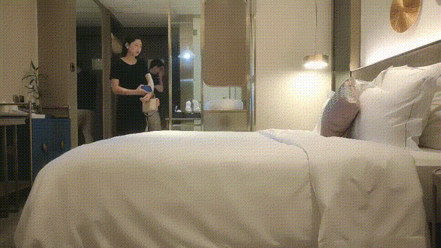 高顏美女 你好射了 太久了有點疼 馬上來了 身材高挑大長腿 穿上連體情趣黑絲 被大哥多姿勢爆操